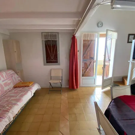En Bord De Avec Mezzanine, Balcon Et Parking Prive A Port Leucate, 6 Couchages - Fr-1-81-482 * Leucate