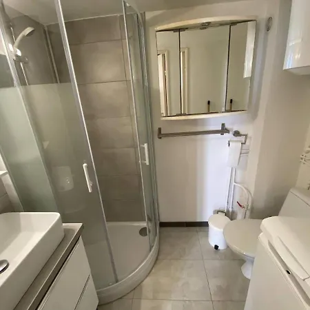 En Bord De Avec Mezzanine, Balcon Et Parking Prive A Port Leucate, 6 Couchages - Fr-1-81-482 *