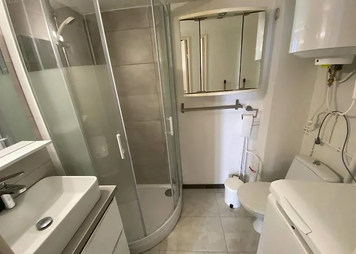 En Bord De Avec Mezzanine, Balcon Et Parking Prive A Port Leucate, 6 Couchages - Fr-1-81-482 *